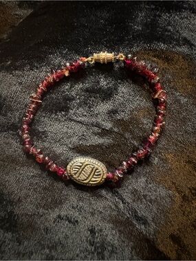 Handcrafted Indian Natural Garnet Raw Chip Cut Bracelet With Antique Silver Bead